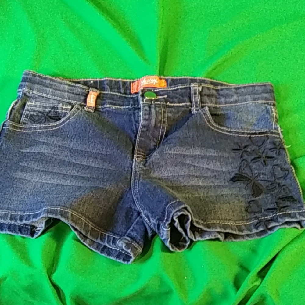 Hailey embroidered shorts sz 14